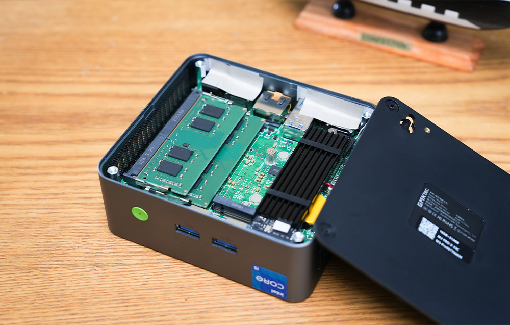 Fast RAM and extensive expandability