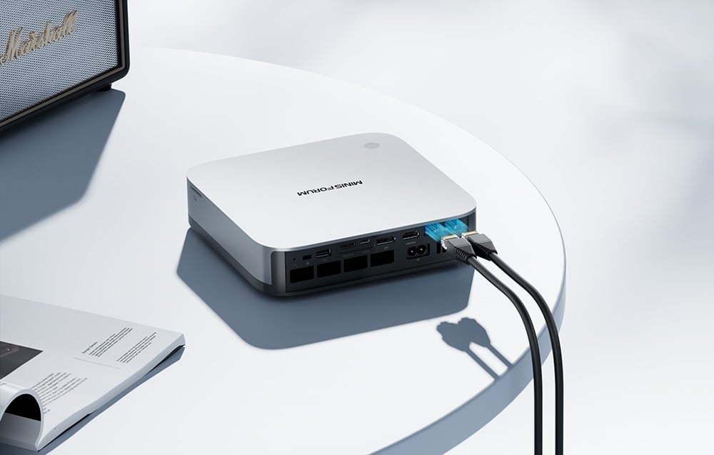 MINISFORUM X1 Pro-470 Ryzen AI 9 HX470 barebone mini PC
