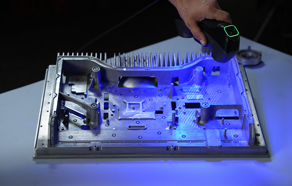 Spray-free operation on selected surfaces