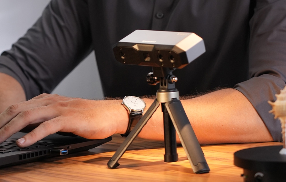 Fast scanning at up to 16 frames per second