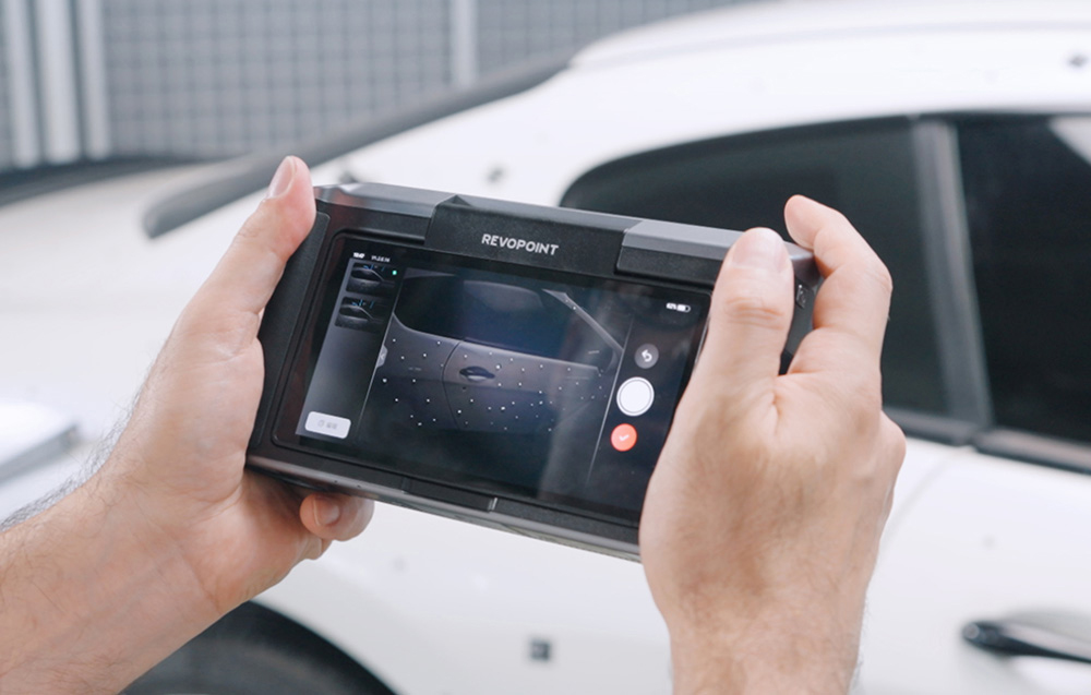 Precise tracking and stable scanning