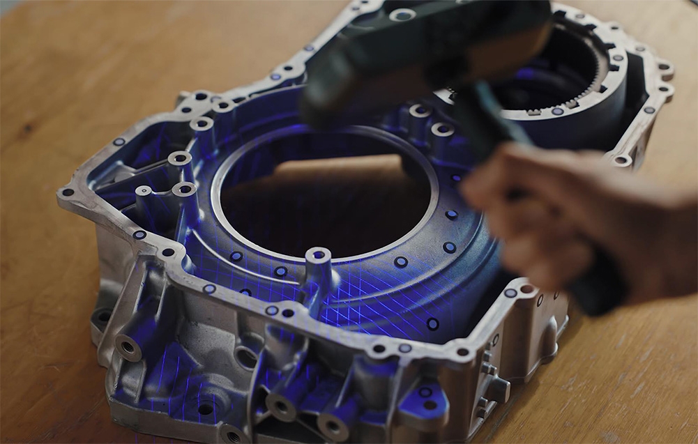 Fast scanning and smooth object tracking