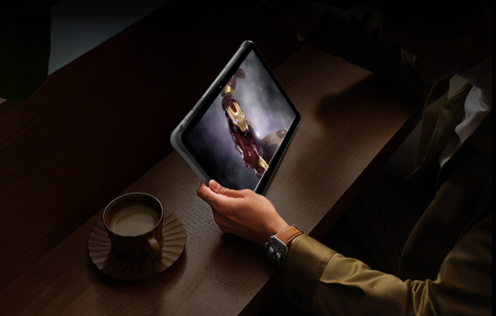 Tablet and power bank in one device