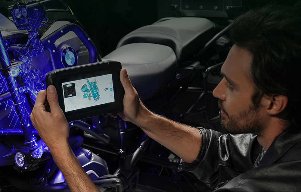 Scanning deep holes and hard-to-reach spaces